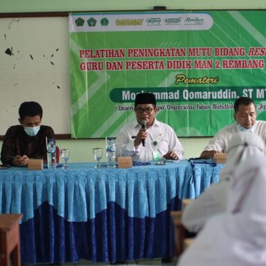 Tingkatkan Kompetensi, MAN 2 Rembang Gelar Pelatihan Riset bagi Guru dan Siswa