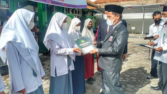 MAN 2 Brebes Juarai Lomba Puisi, HAB Ke-76