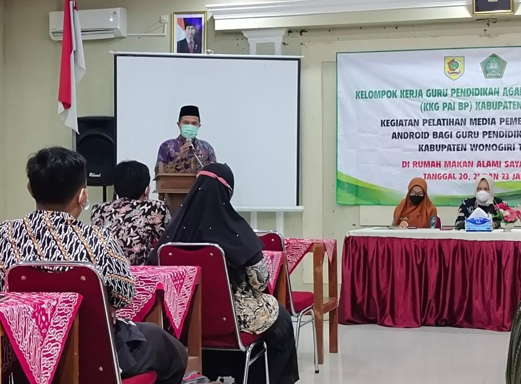 Sambutan Ka. Kankemenag Wonogiri, H. Anif Solikhin dalam kegiatan pelatihan media pembelajaran berbasis Android bagi  GPAI Kabupaten Wonogiri Tahun 2022