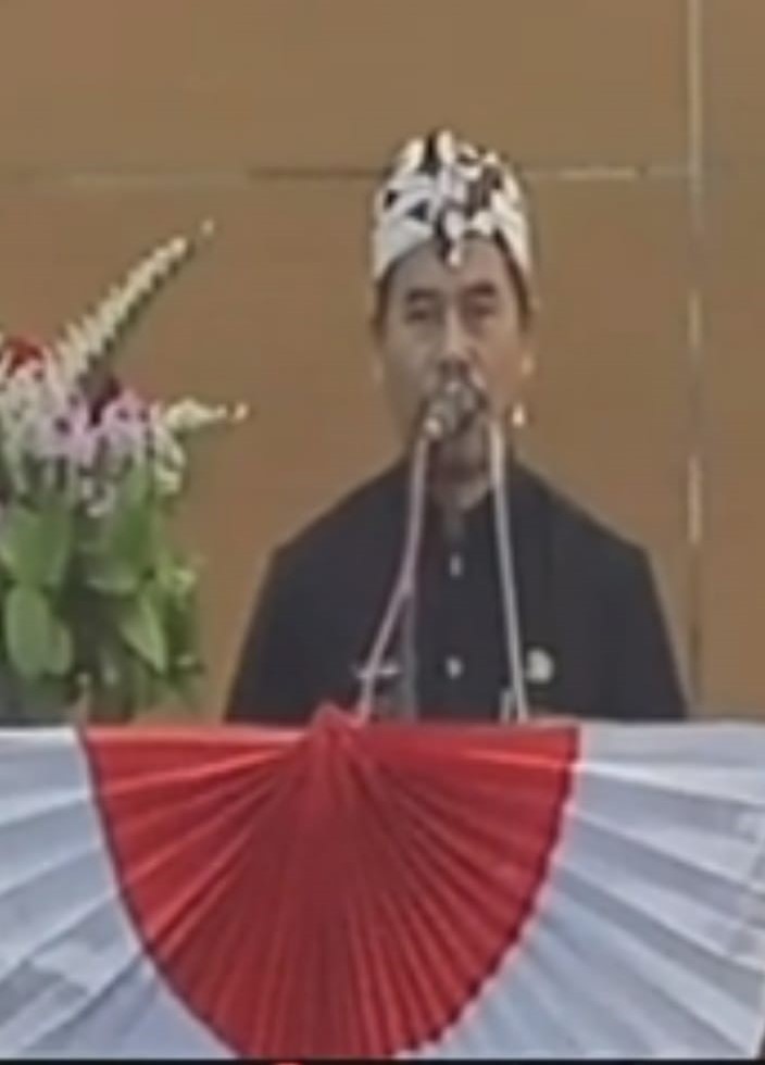 Kakankemenag Brebes Memimpin doa Pada Rapat paripurna Istimewa DPRD Brebes Pada Hari Jadi ke-344