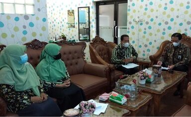 Target Lebih Baik, Tim Pengelola Kelas Riset MAN 2 Banjarnegara Adakan Evaluasi