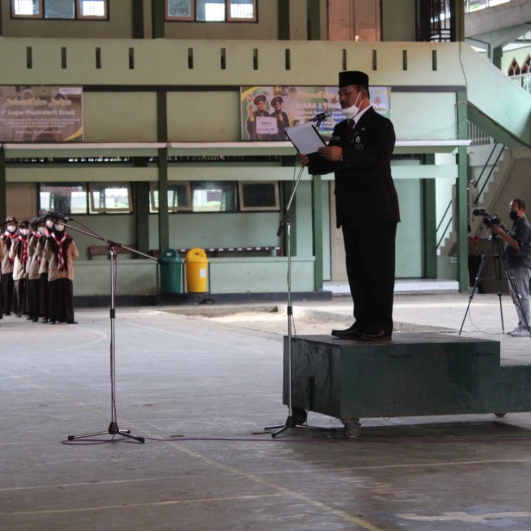 Usung Tema “ Transformasi Layanan Umat “ Kemenag Gelar Upacara HAB di MAN 1 Kudus