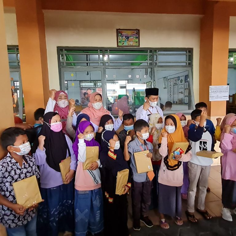 Polres dan Polsek Sukoharjo Gandeng MIN 1 Sukoharjo Gelar Vaksinasi Covid-19 untuk Anak