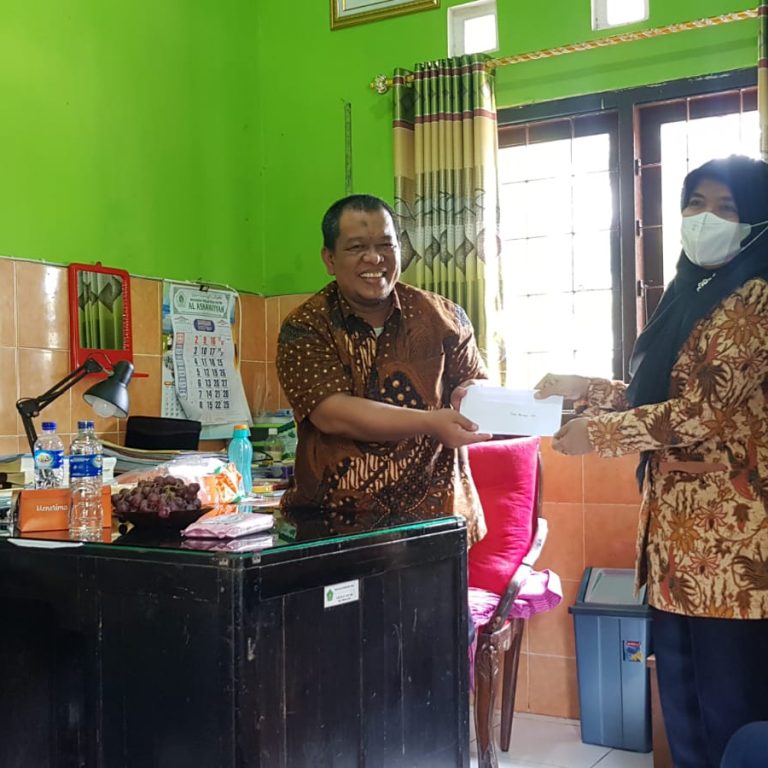 Aksi Bersama DWP dan Kankemenag Kota Semarang dalam Kegiatan Sosial