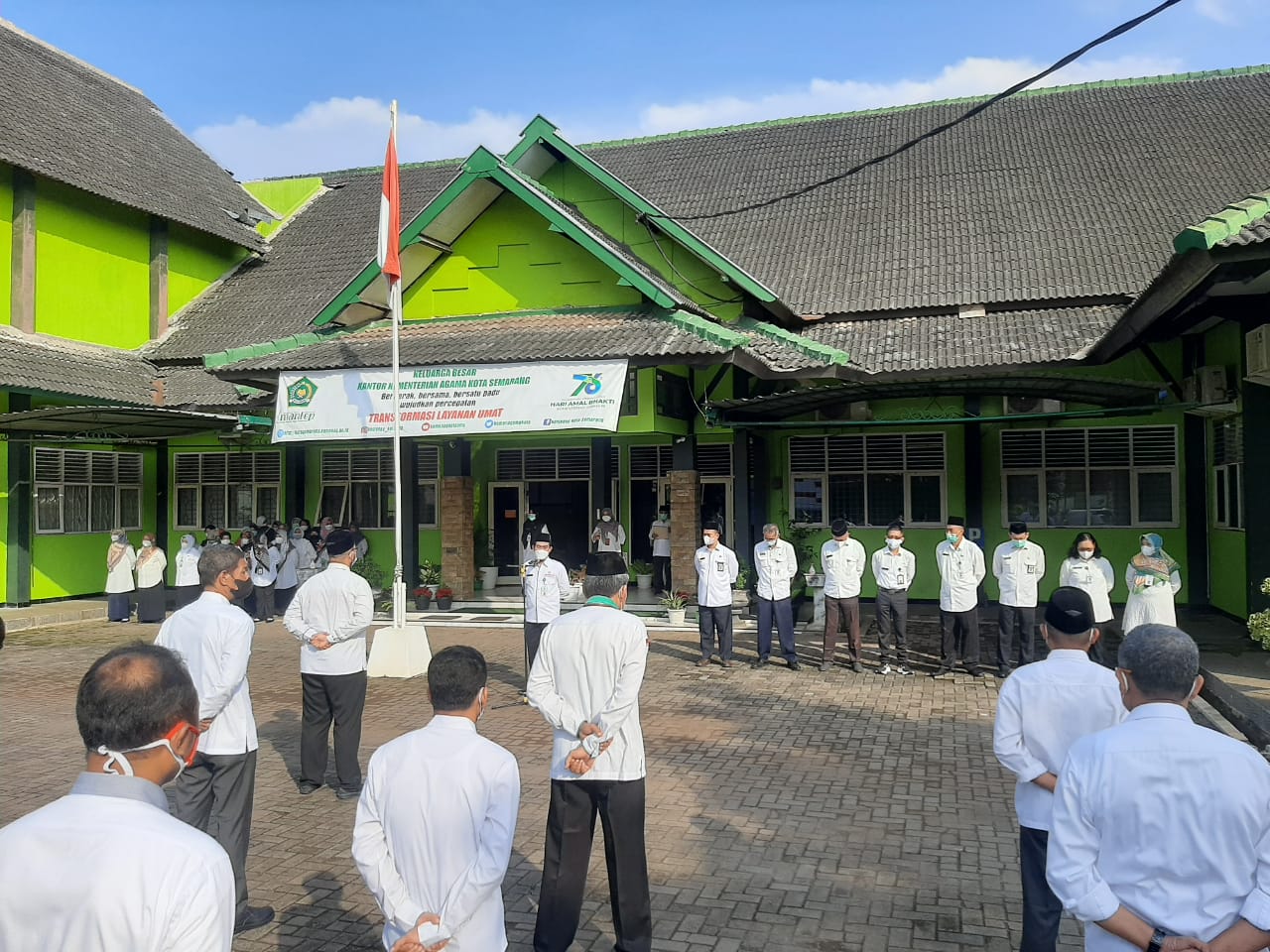 Penampilan Menggambarkan Citra Diri ASN