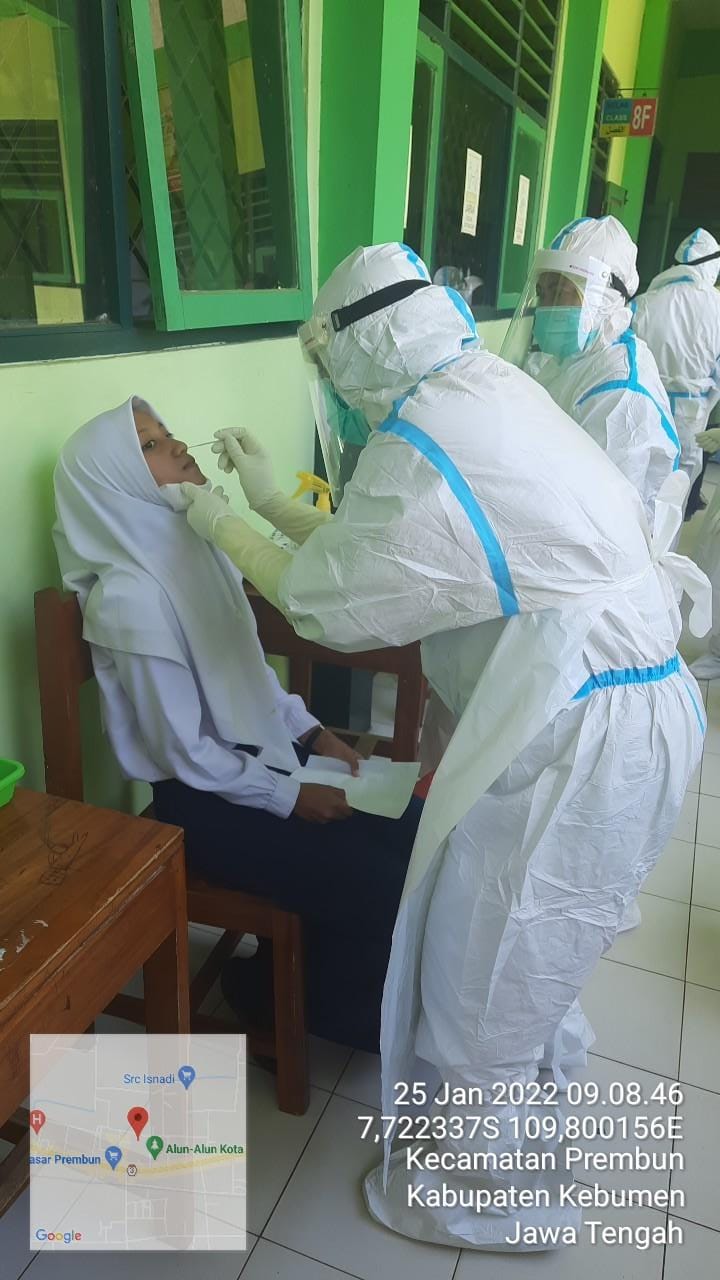 Persiapan PTM 100%, 120 Peserta  didik MTsN 7 Kebumen Mengikuti Pemeriksaan PCR