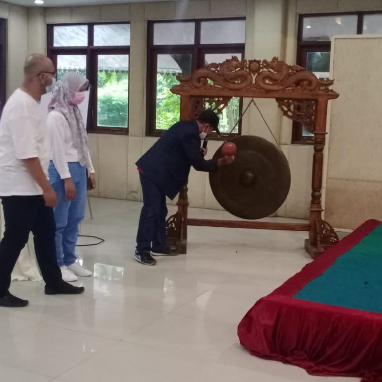 Pemukulan Gong Tandai Pembubaran Panitia HAB ke-76