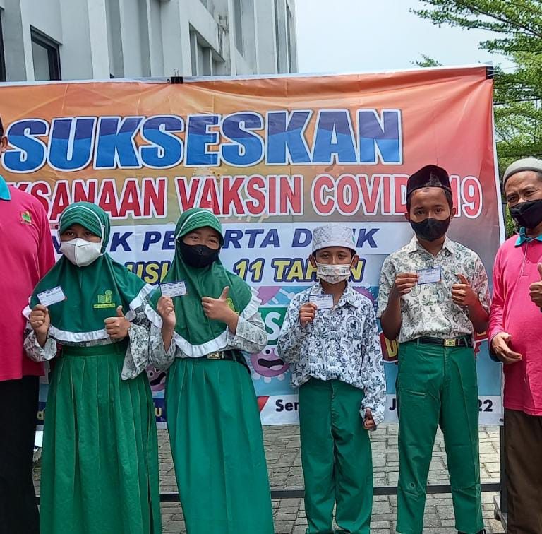Yayasan Baiturrahim Ringinwok Gelar Vaksinasi di Kampus MI Nurul Islam