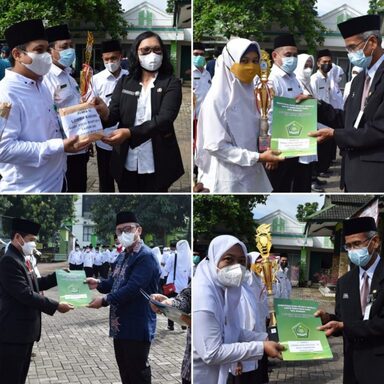 Penyerahan Piala Pemenang Lomba HAB ke-76
