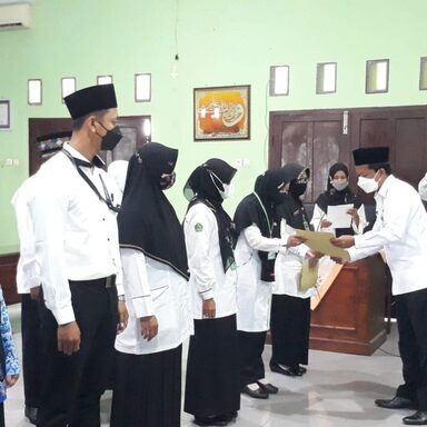 14 PNS Terima SK Kenaikan Pangkat