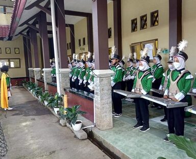 Iringi Upacara HAB Kemenag, Marching Band Mandabara Tampil Menawan