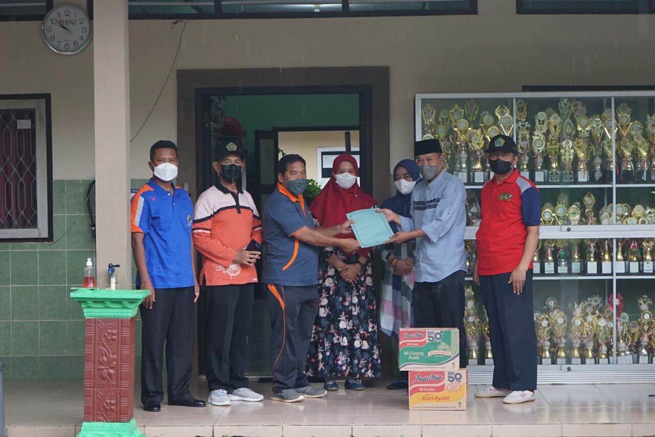 Bansos Untuk Siswa-Siswi MAN Pekalongan yang Terpapar Corona