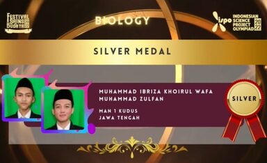 Medali Perak Ajang ISPO 2022, Antarkan Siswa MAN 1 Kudus Menuju Riset Internasional