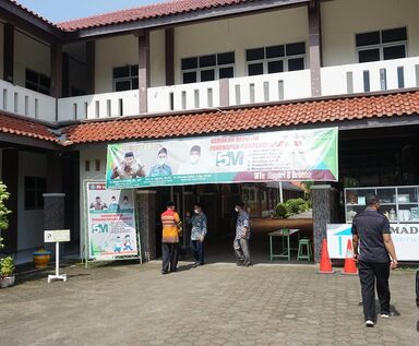 Monitoring ke Madrasah Dengan Merebaknya Omicron di Brebes