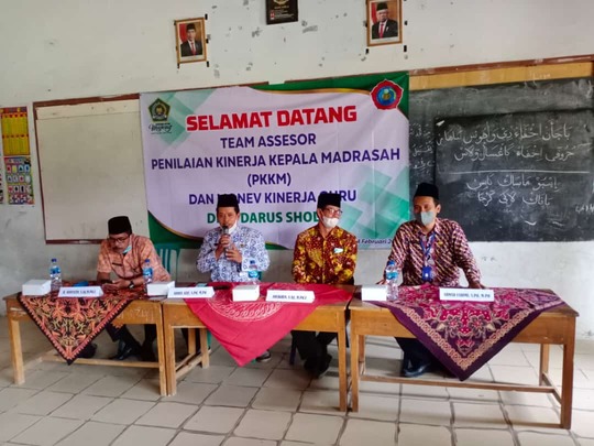 Pengawas Adakan PKKM di MI Darus Sholeh Kragan