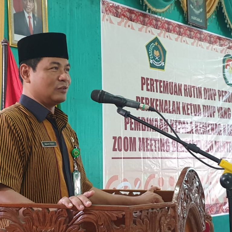 Dharma Wanita Berperan Penting Dalam Menunjang Tugas Suami