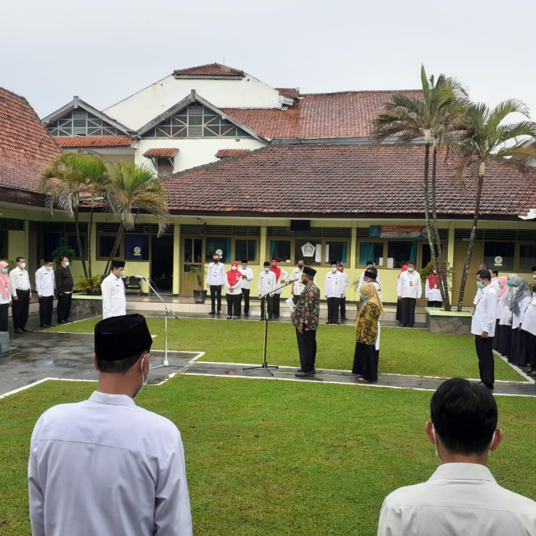 Kakankemenag Klaten Melepas Enam ASN Purna Tugas