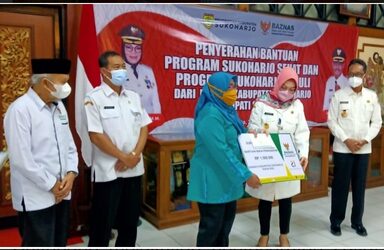Baznas Kabupaten Sukoharjo Serahkan Bantuan Program Sukoharjo Sehat dan Sukoharjo Peduli Tahun 2022