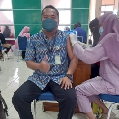 Sukseskan Program Pemerintah, MTs N 2 Banjarnegara Lakukan Vaksin Dosis 3