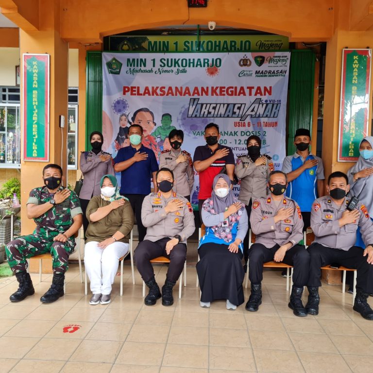Kapolres Sukoharjo Hadiri Vaksinasi Dosis 2 di MIN 1 Sukoharjo