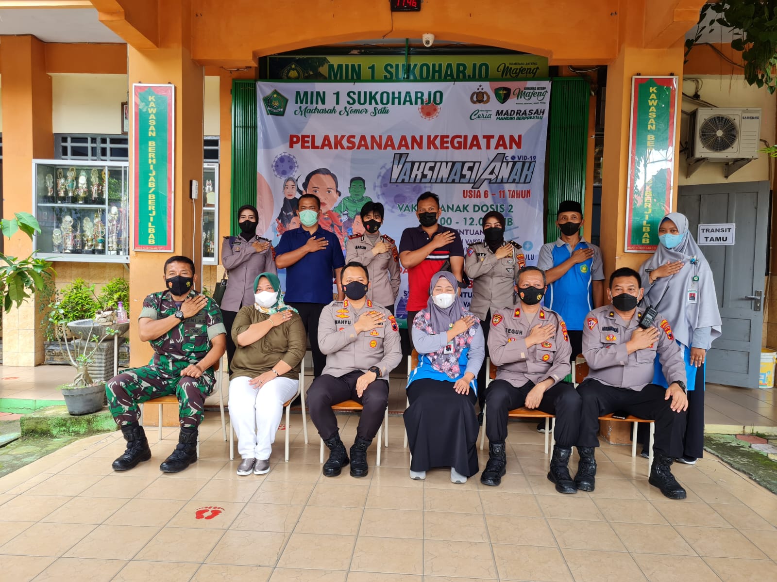 Kapolres Sukoharjo Hadiri Vaksinasi Dosis 2 di MIN 1 Sukoharjo