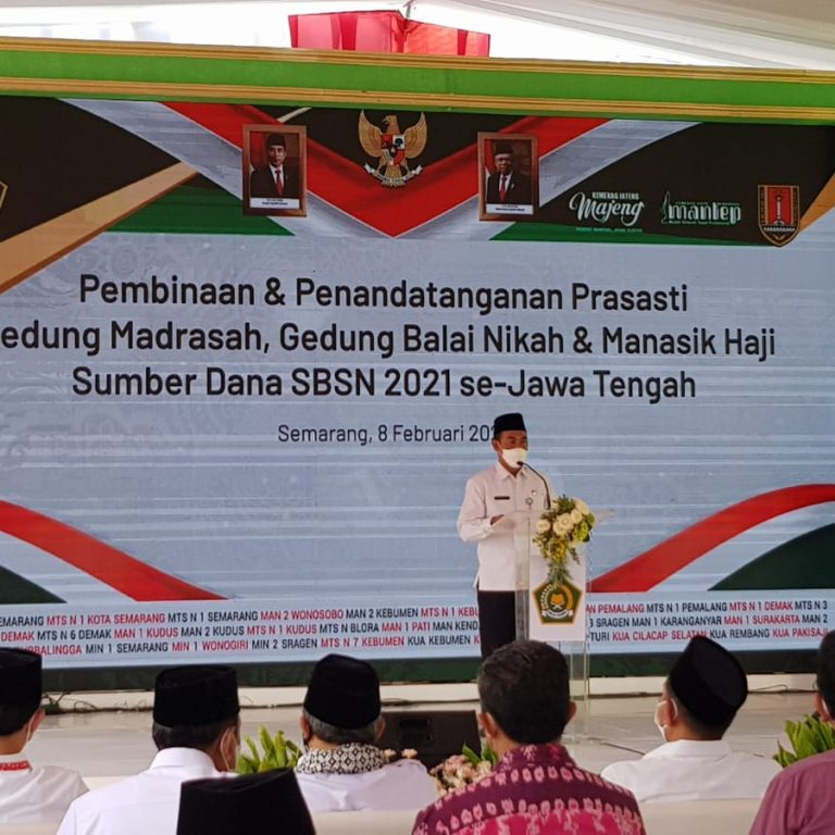 Kakankemenag Kota Semarang Pimpin Doa pada Pembinaan dan Penandatanganan Prasasti Gedung SBSN 2021