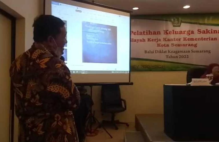 Peserta PDWK Keluarga Sakinah Lakukan Diskusi Kasus