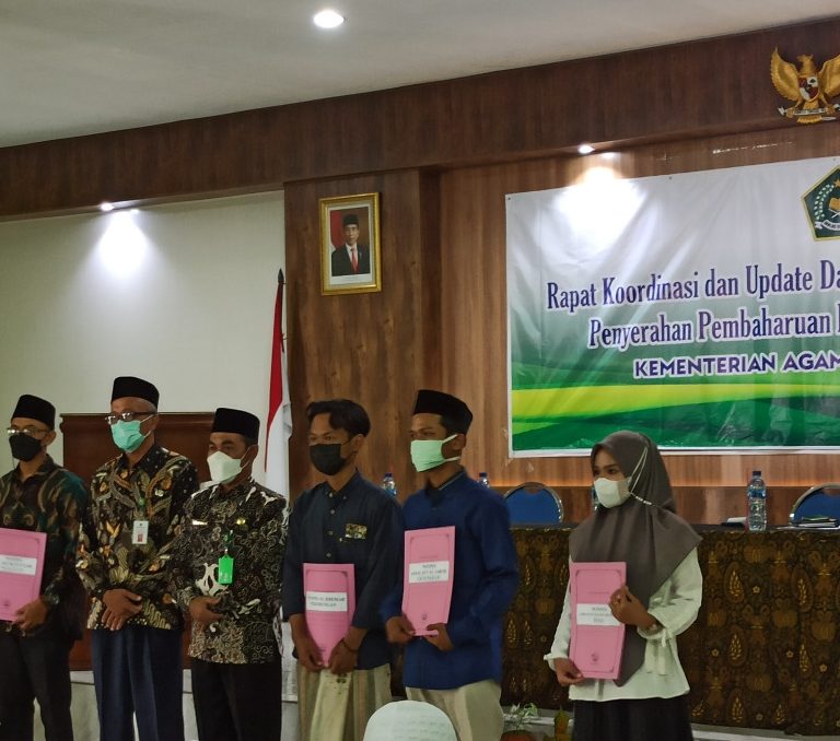 Penyerahan Secara Simbolis PSP Bagi Ponpes yang Telah BerNSP