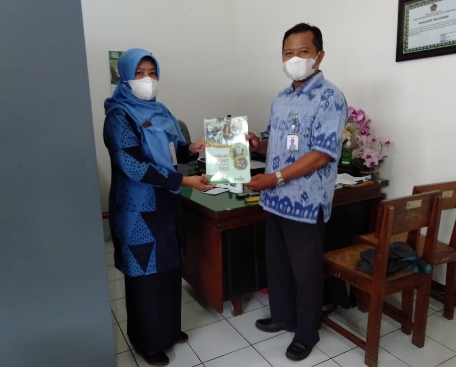 Penyerahan Annual Report LAZIS Sultan Agung Kepada Kemenag Kota Semarang