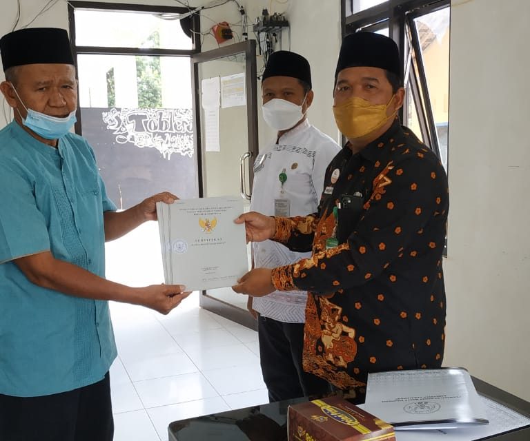 Penyerahan Serifikat Wakaf