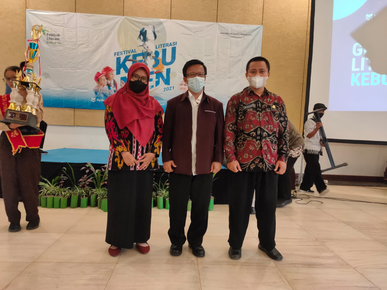 Hadiri Puncak FLK, MTsN 6 Siap Nyalakan Literasi di Madrasah