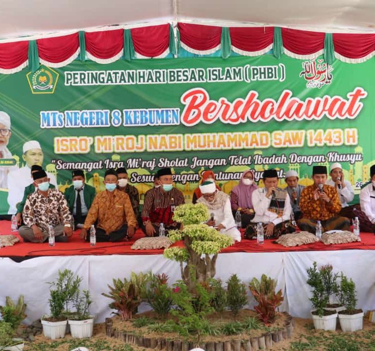 Berharap Madrasah Semakin Mandiri dan Berprestasi, MTSN 8 Kebumen Gelar Doa Bersama dan Sholawat
