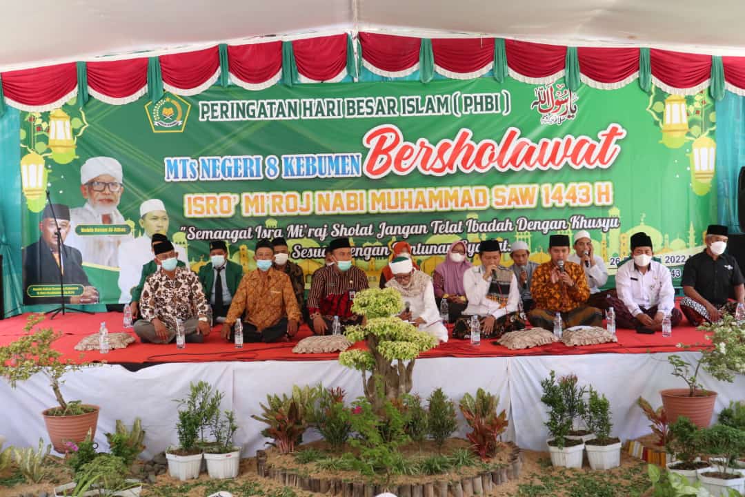 Berharap Madrasah Semakin Mandiri dan Berprestasi, MTSN 8 Kebumen Gelar Doa Bersama dan Sholawat
