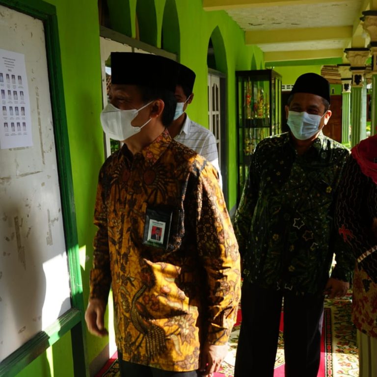Kakanwil Kemenag Jateng Monitoring Imtihan Wathani PDF di Ponpes Nurul Hidayah Kebumen