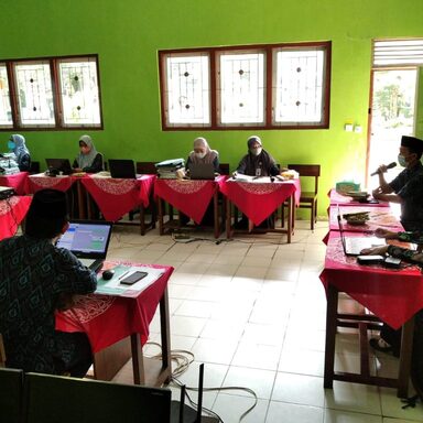 MTsN 4 Rembang Adakan Bimtek EDM dan e-RKAM