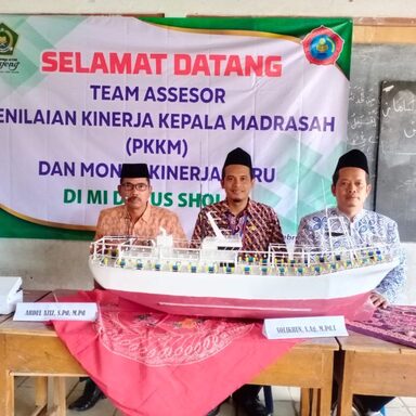 Miniatur Kapal Produksi MI Darus Sholeh Dipasarkan Hingga Luar Jawa