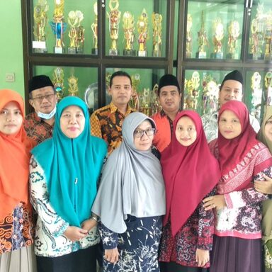 11 Guru MTsN 5 Rembang Lulus Seleksi Penulis Soal AKMI 2022