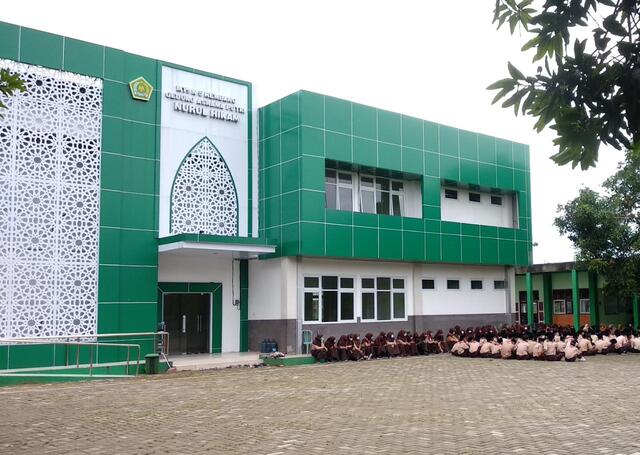 Harumkan Almamater, MTsN 5 Rembang Borong 35 Piala