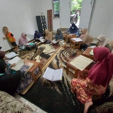 Tia Laksanakan Tugas Edukasi Masyarakat Bidang Keagamaan