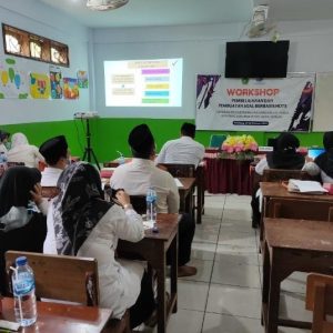 Guru YPM Ikuti Workshop Pembelajaran Berbasis Hots