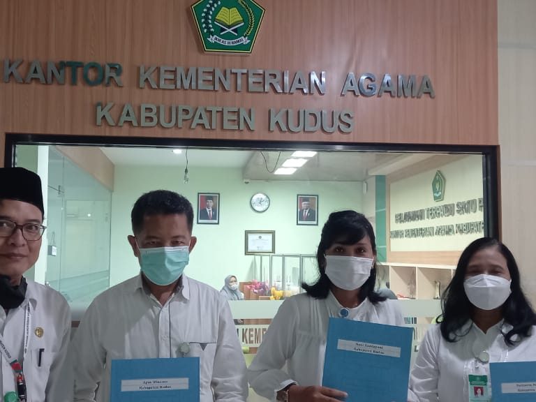 6 Penyuluh Agama Kristen Non PNS Menerima SK
