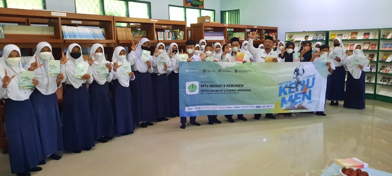 Nyalakan Literasi Madrasah, MTsN 6 Kebumen Launching buku Siswa dan Guru