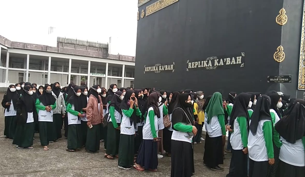 Gelar Latihan Manasik Haji dan Umroh MTsN 2 Kebumen gandeng Fatimah Az-zahra