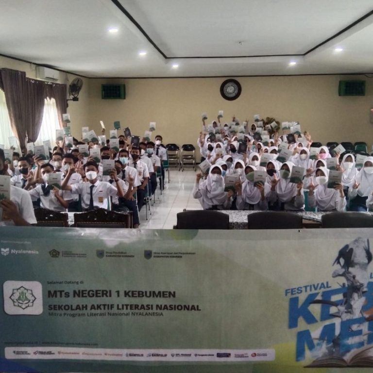 Tingkatkan Budaya Literasi, MTsN 1 Kebumen Launching ‘SANAK SABU’
