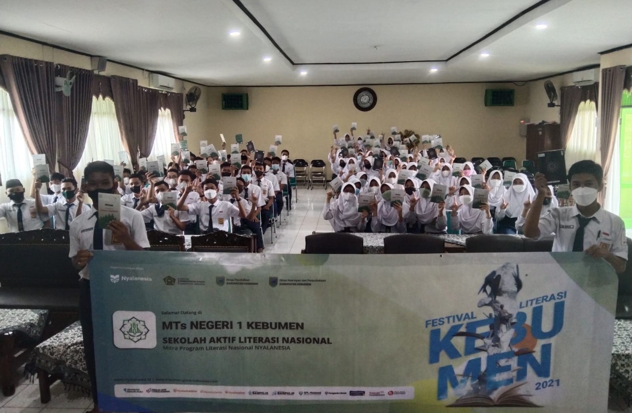 Tingkatkan Budaya Literasi, MTsN 1 Kebumen Launching ‘SANAK SABU’