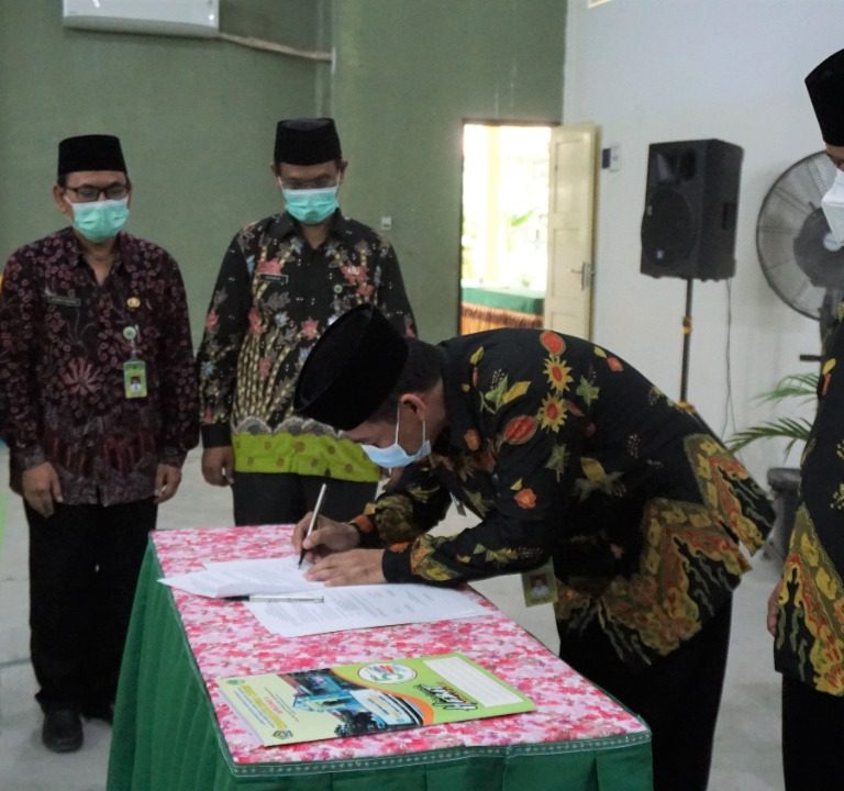 H. Wachid Adib Resmi Jabat Kepala MAN 1 Kebumen