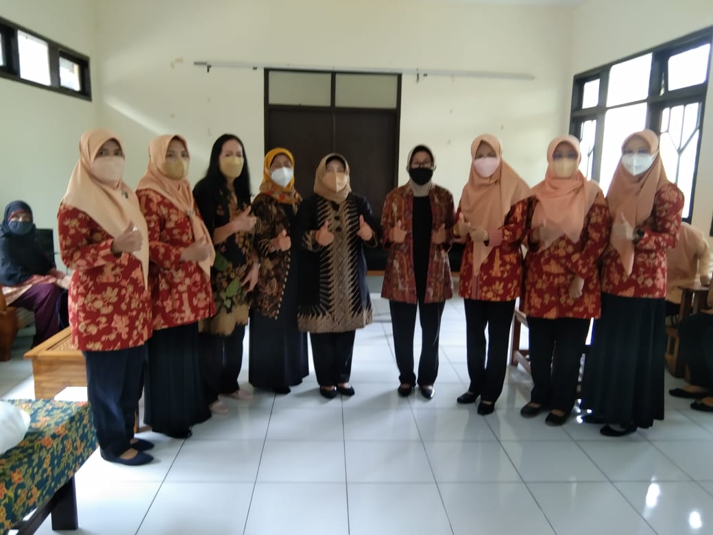 Kunjungi Panti Wredha Tingkatkan Rasa Birrul Walidain kepada Orang Tua