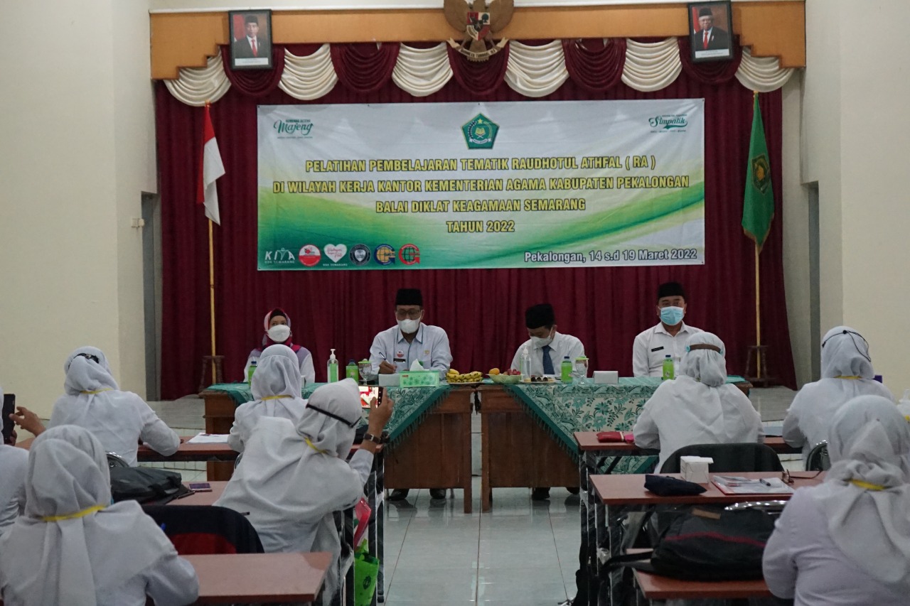 Pembukaan Pelatihan Pembelajaran Tematik Raudhotul Athfal (RA) di Wilayah Kerja Kankemenag Kab.Pekalongan