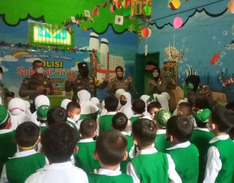 Menghadirkan Polsek Banyumanik Merupakan Puncak Tema Cita-Citaku