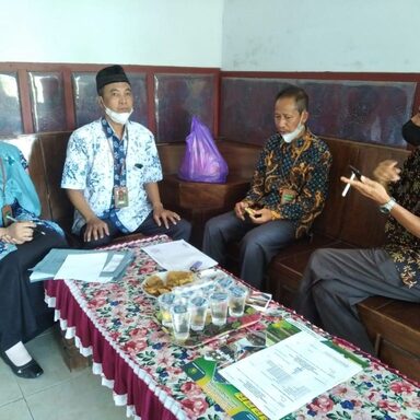 Kepala MTs Negeri 2 Rembang  Pererat Tali Silaturahmi Ke SD/MI